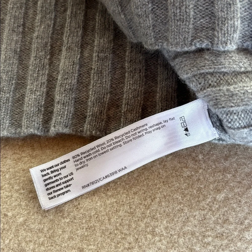 Eileen Fisher Wool and Cashmere Pullover - Picture 4 of 7